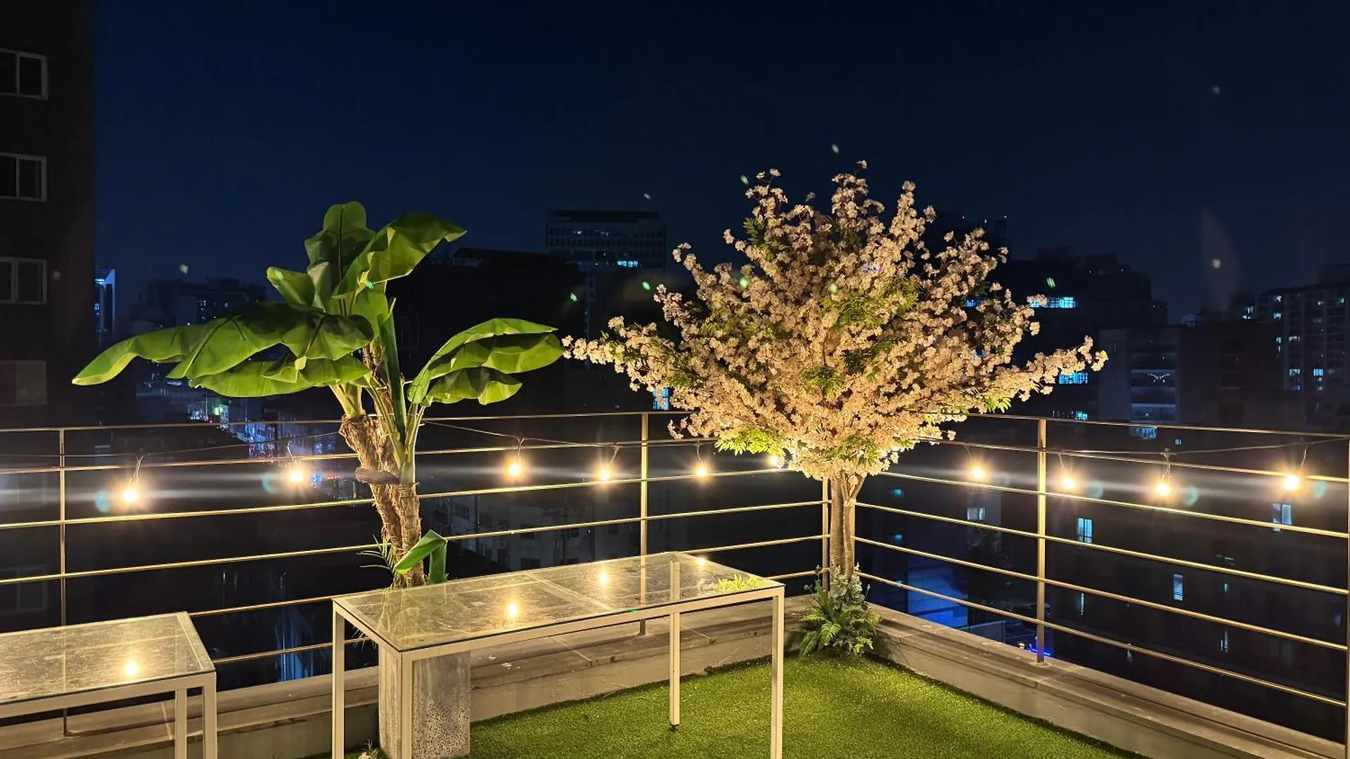 601, Seongsu Station Jungnangcheon Cherry Blossom Road Han River Airport Bus Séoul Corée du Sud