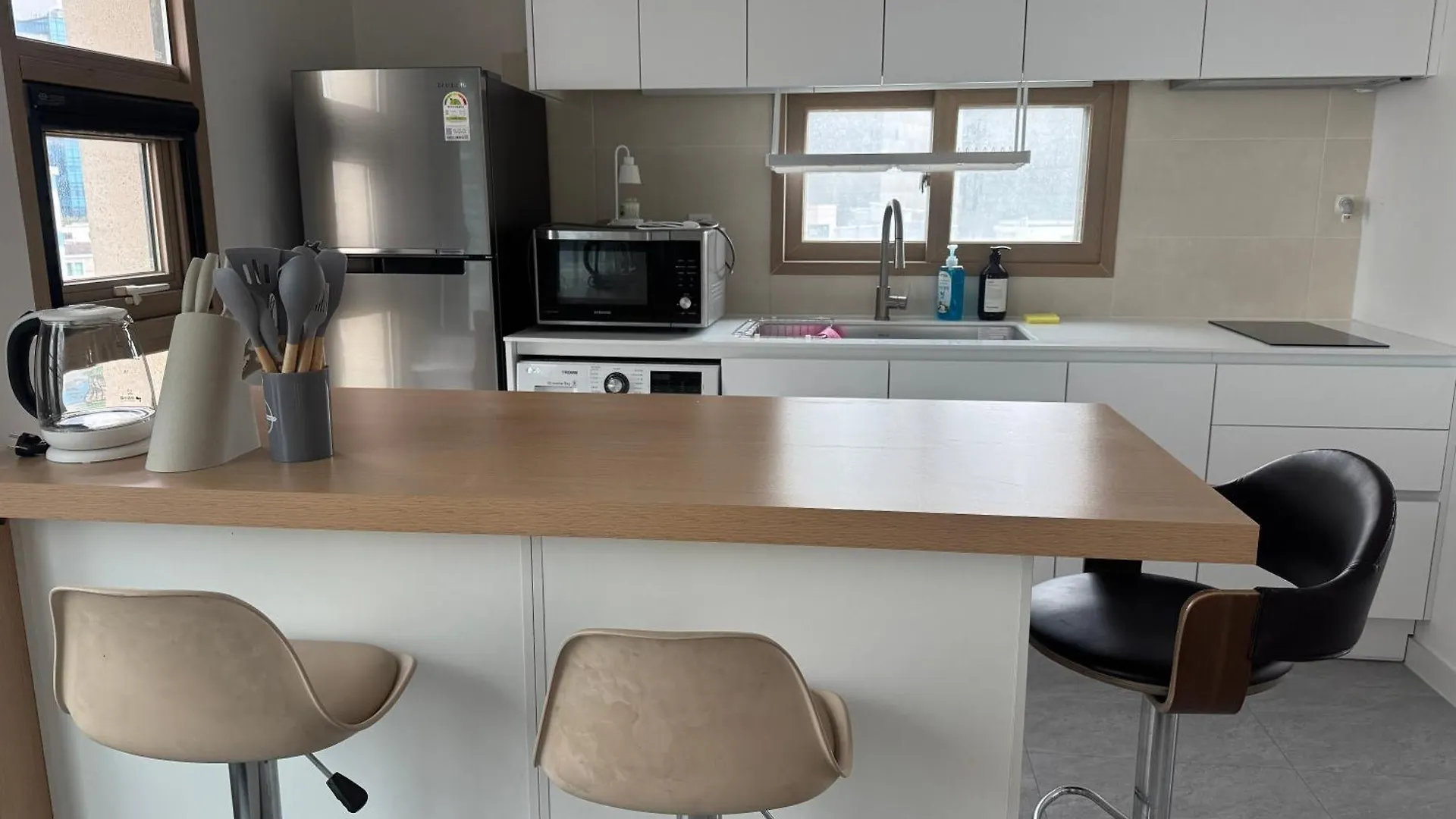 601, Seongsu Station Jungnangcheon Cherry Blossom Road Han River Airport Bus Séoul Appartement