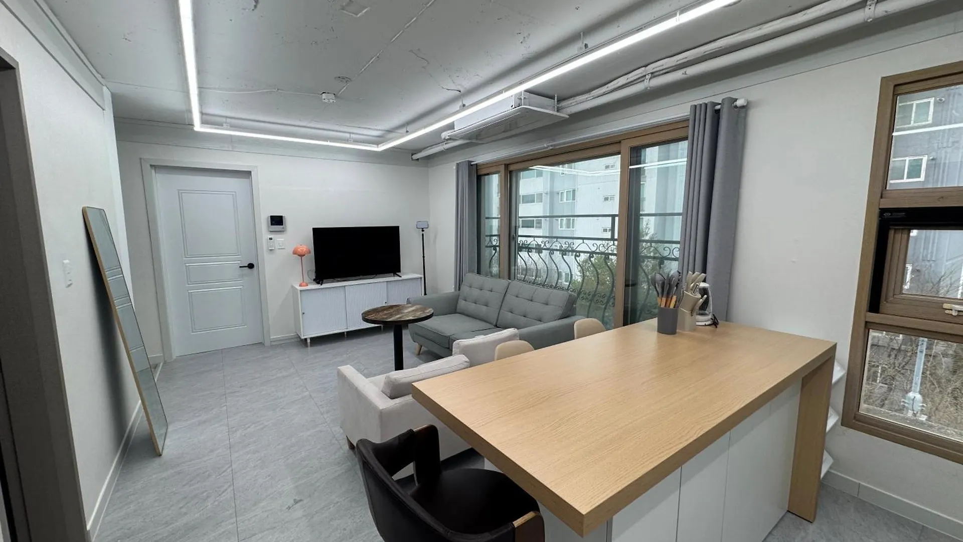 Appartement 601, Seongsu Station Jungnangcheon Cherry Blossom Road Han River Airport Bus Séoul