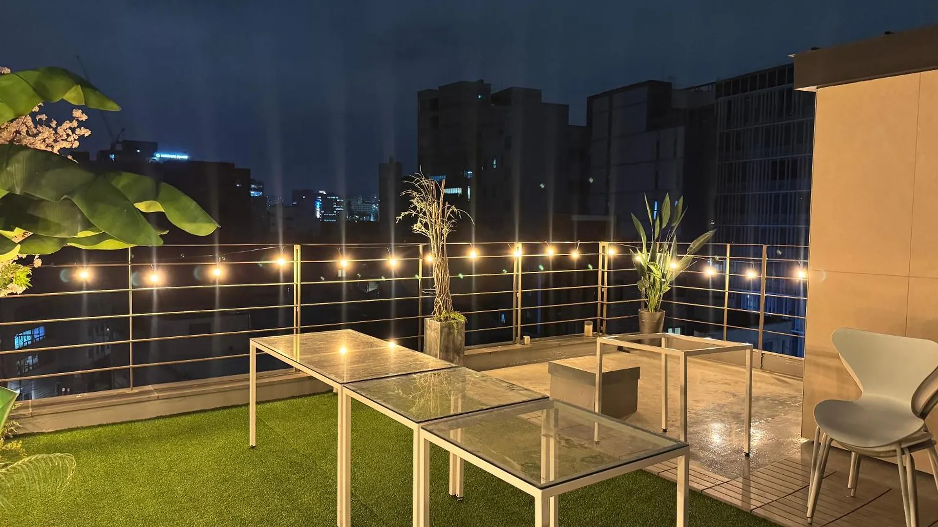 601, Seongsu Station Jungnangcheon Cherry Blossom Road Han River Airport Bus Seúl Apartamento